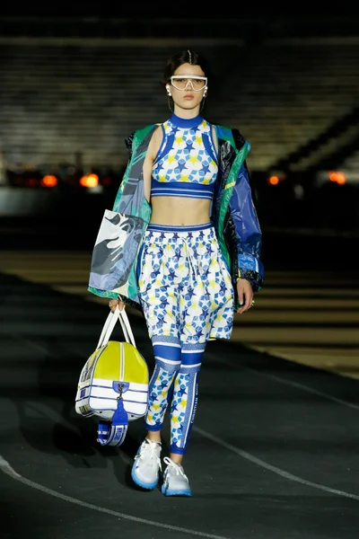 Look 40